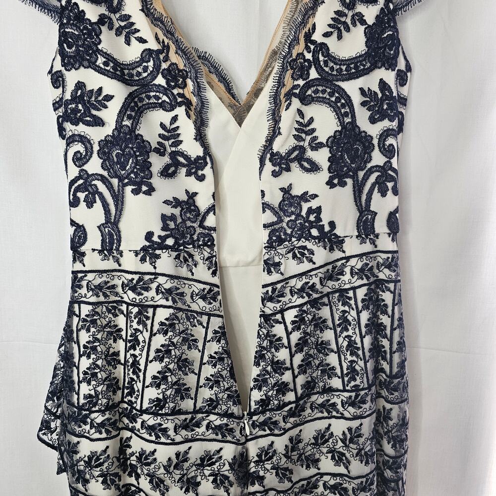 Marchesa Notte Lace V-Neck Asymmetrical Wrap Cocktail Dress - Black/Ivory size 2 - Picture 7 of 10